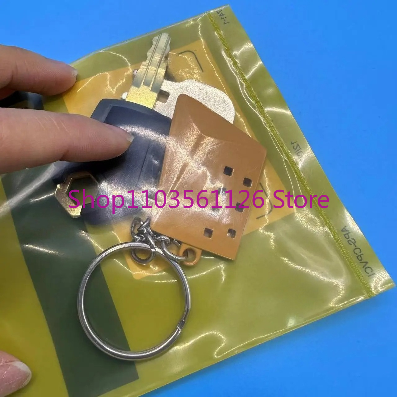 Heavy Equipment Keychain - 5P8500 8H5306 with Bucket Key Chain